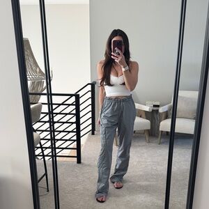 ALO Yoga Gray Drawstring Cargo Track Pants Size Small